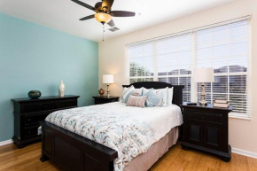 3Br 4Bath Large Condo 5min Conv Center 1732ft
